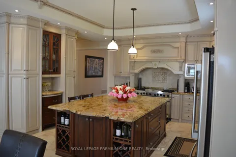 15 Frini Court, ON L4H 1H2