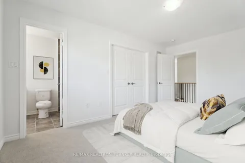 15 Ravenscraig Place, ON L0L 1L0