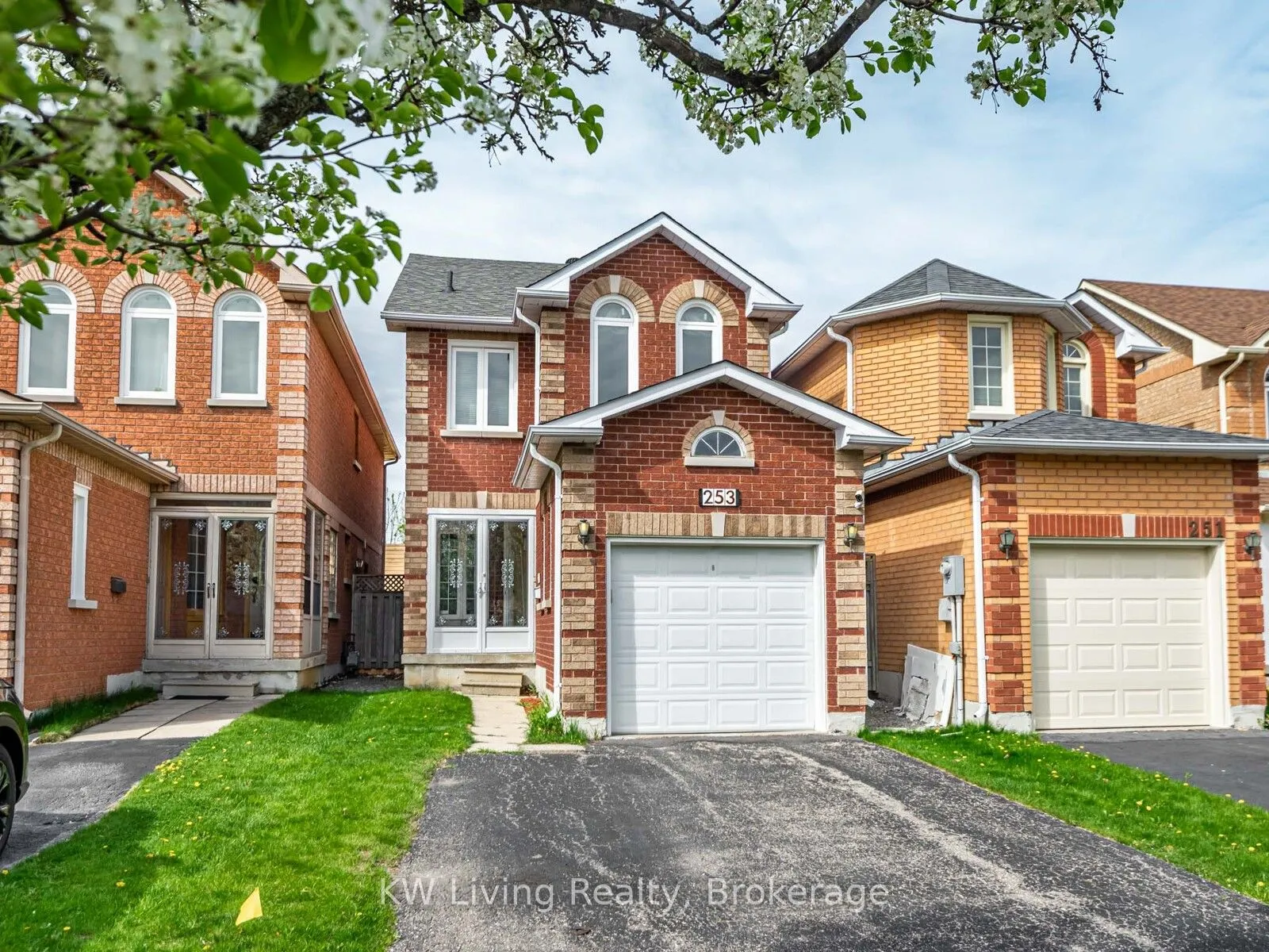253 Milliken Meadows Drive, ON L3R 0W2