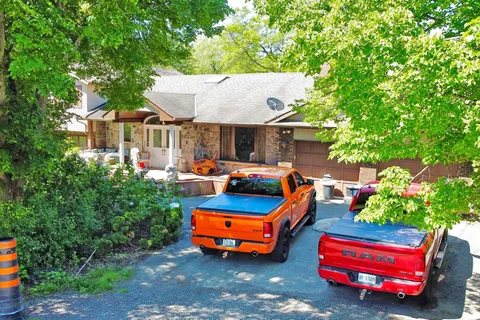 22 Ratcliff Road, ON L4A 7X5