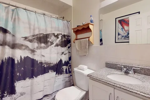 22 Ratcliff Road, ON L4A 7X5