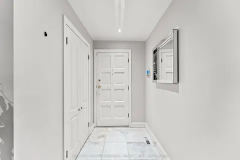 32 Mayvern Crescent, ON L4C 5J6