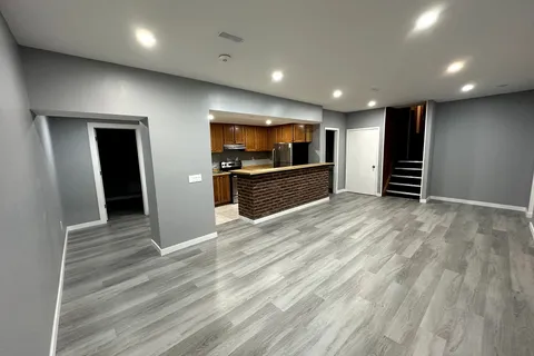 136 Arnold Crescent, ON L4C 3R8