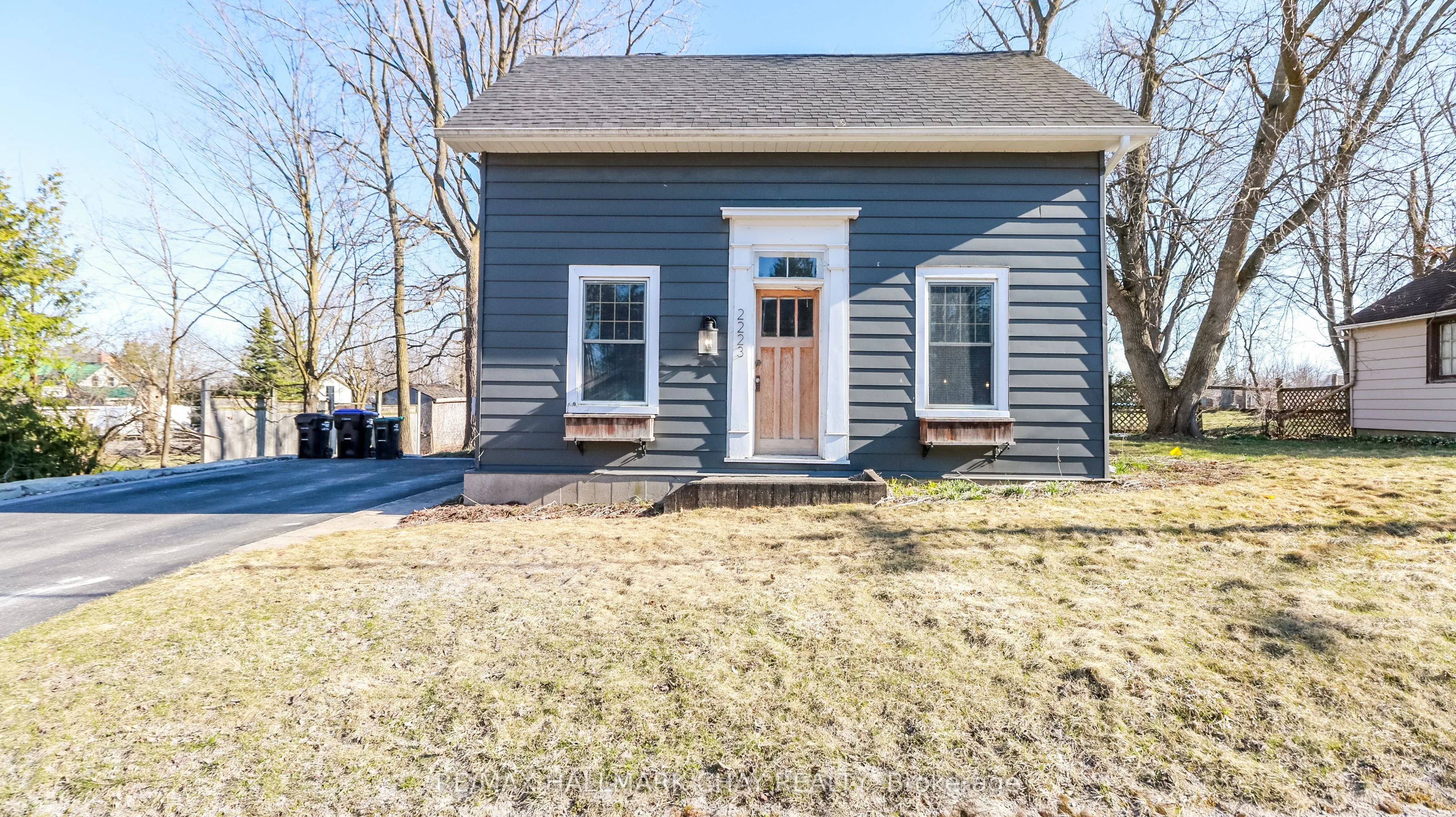 2223 Victoria Street, ON L9S 1J8
