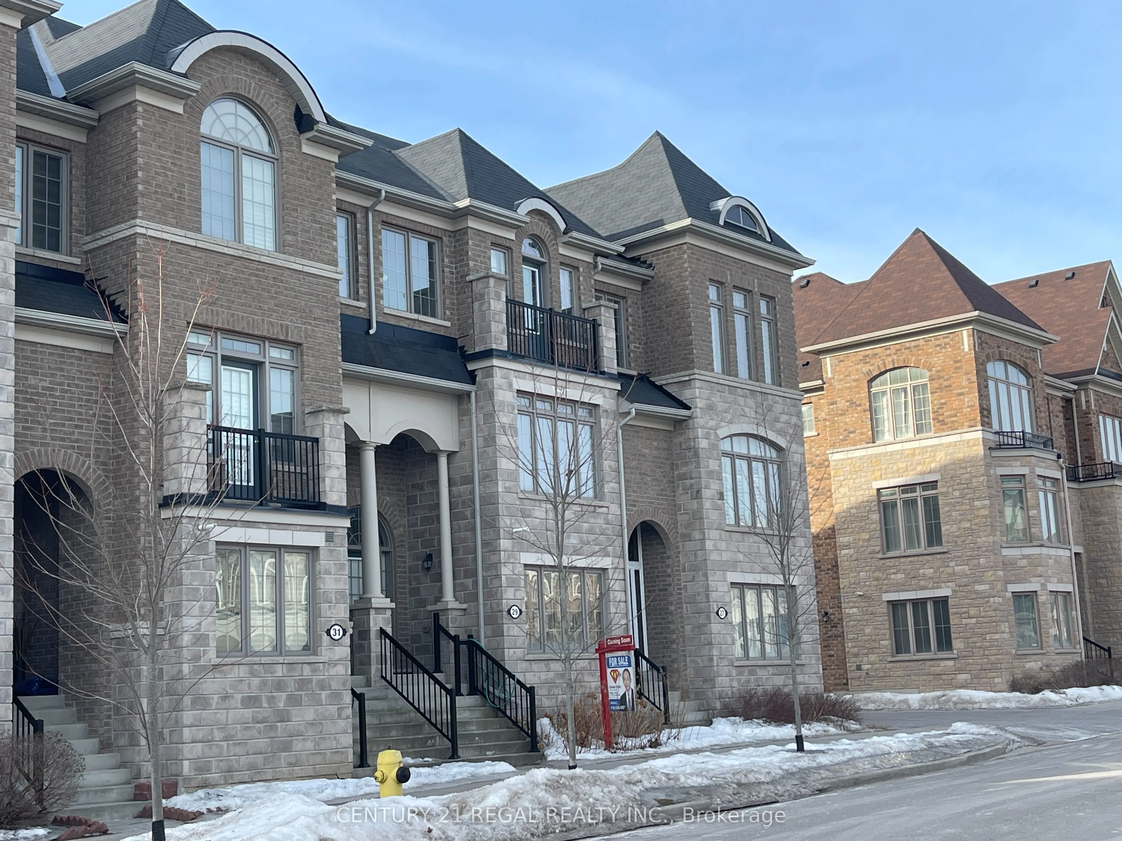29 Rougeview Park Crescent, ON L6E 0S7