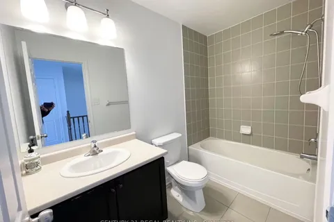 29 Rougeview Park Crescent, ON L6E 0S7