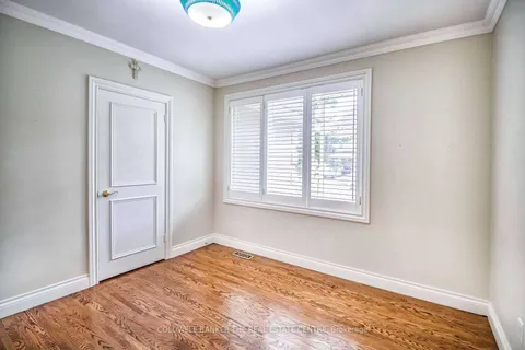 4 Orlon Crescent, ON L4C 6S5