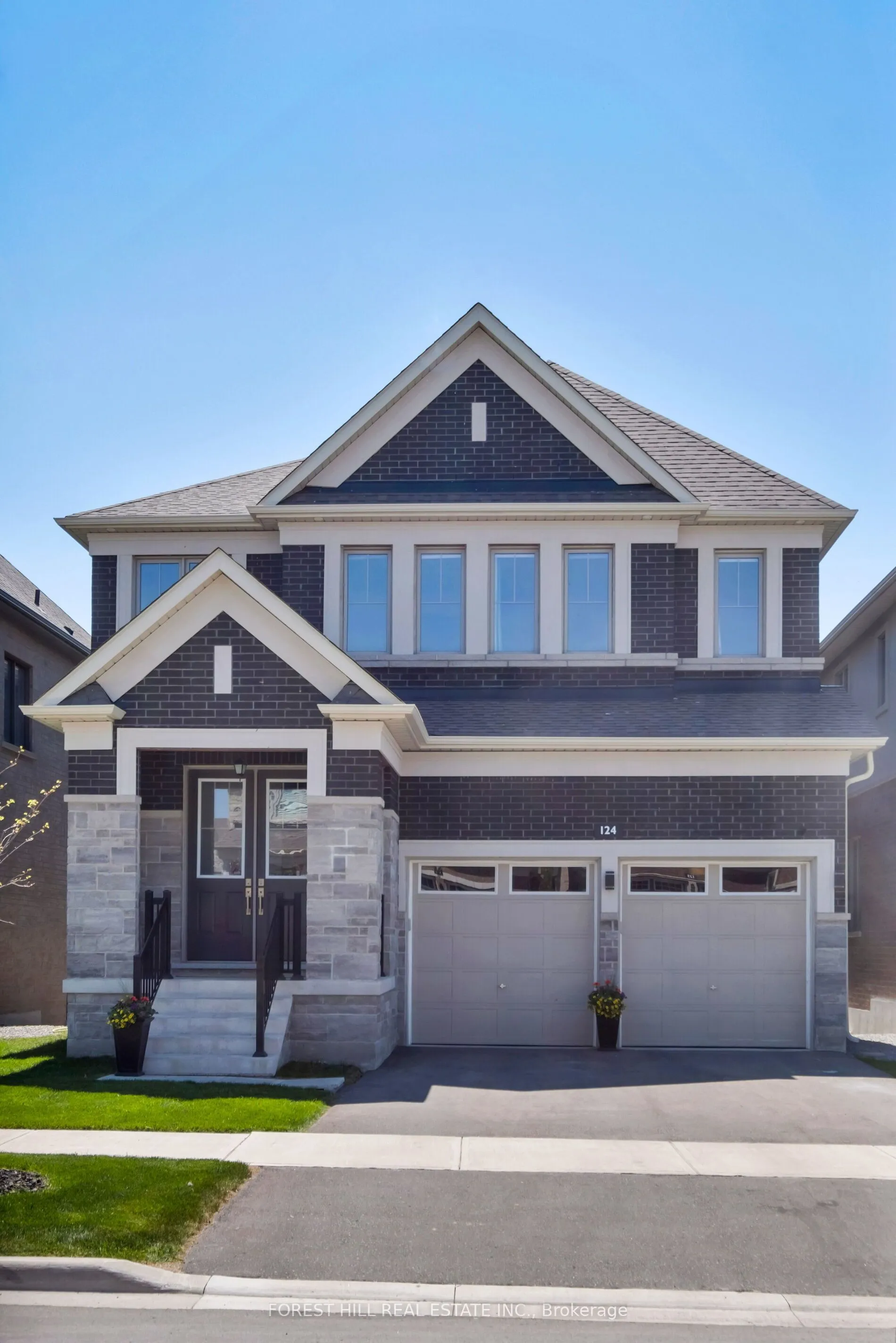 124 Sikura Circle, ON L4G 3Y9