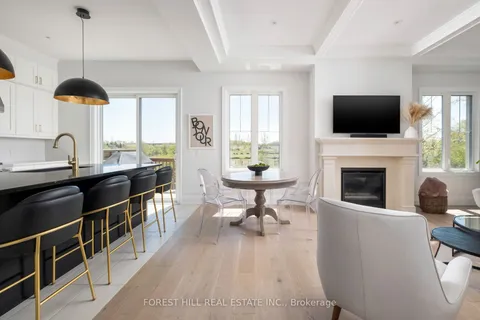 124 Sikura Circle, ON L4G 3Y9