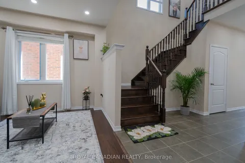 213 Richardson Crescent, ON L3Z 0R5
