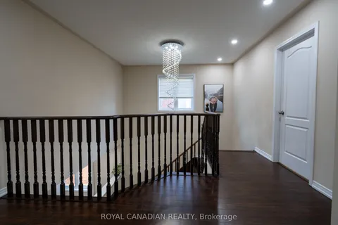 213 Richardson Crescent, ON L3Z 0R5