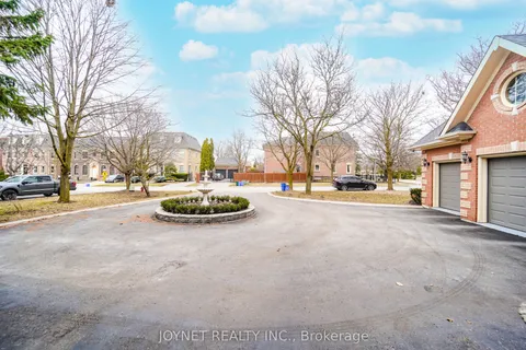 33 Oatlands Crescent, ON L4C 9P1
