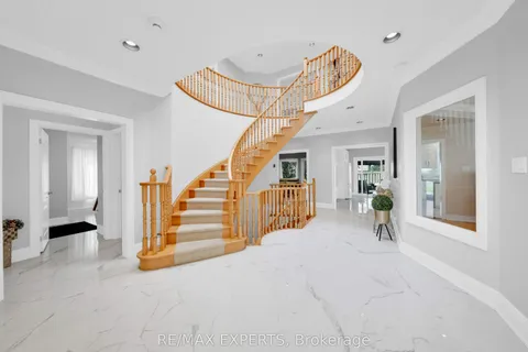 32 Fern Avenue, ON L4B 3R5