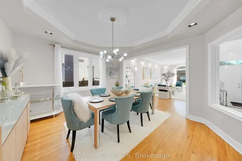 32 Fern Avenue, ON L4B 3R5