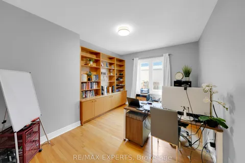32 Fern Avenue, ON L4B 3R5