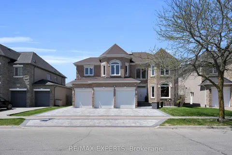 32 Fern Avenue, ON L4B 3R5