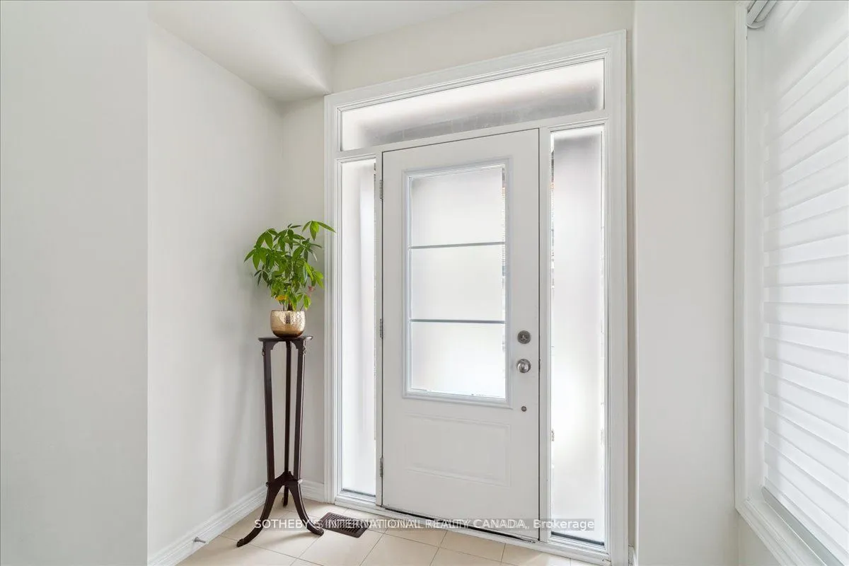 12 Deep River Lane, ON L4C 5S4