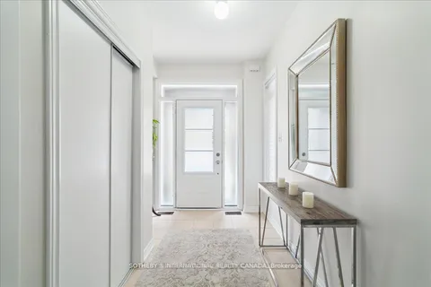 12 Deep River Lane, ON L4C 5S4