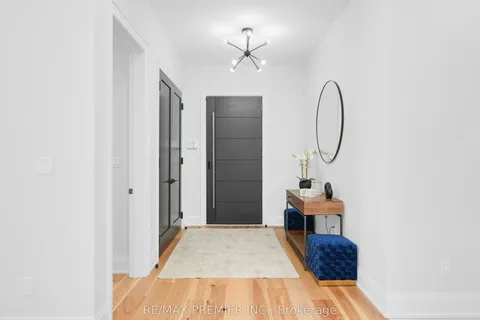 42 Alice Street, ON L0G 1M0