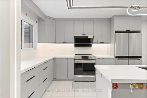 92 Lund Street, ON L4C 5V9