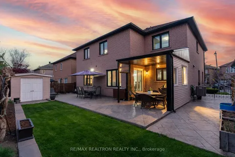 9 Mendocino Drive, ON L4H 1T8