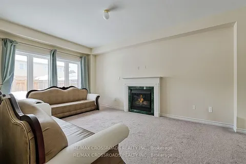 144 Gold Park Gate, ON L3W 0B4