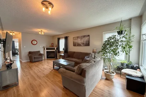 144 MAPLEWOOD Drive, ON L0M 1B4