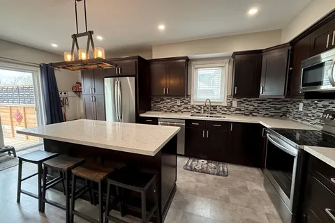 144 MAPLEWOOD Drive, ON L0M 1B4