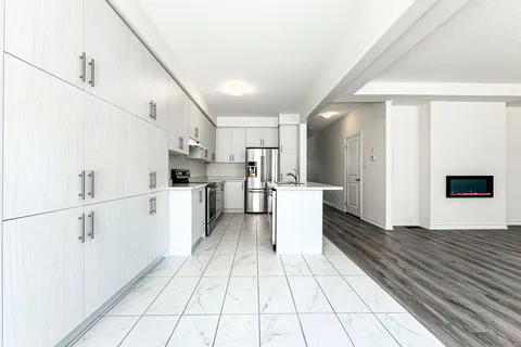 86 Kenneth Rogers Crescent, ON L9N 1S5