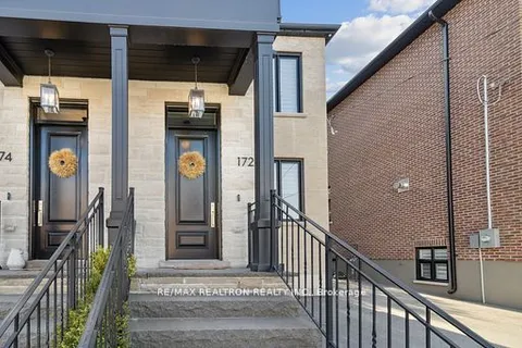 172&174 Victoria Street, ON L3Y 7K4
