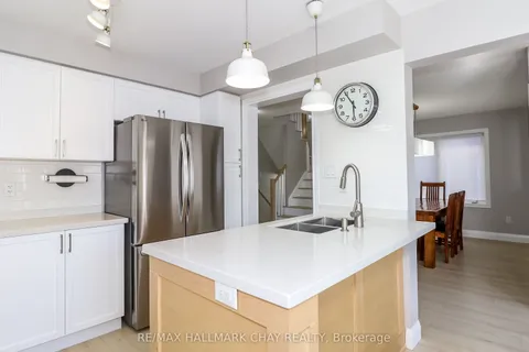 137 Meadowhawk Trail, ON L3Z 0C1