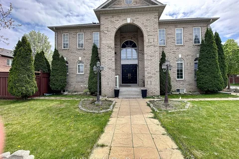 129 Ledgerock Drive, ON L4H 2G7
