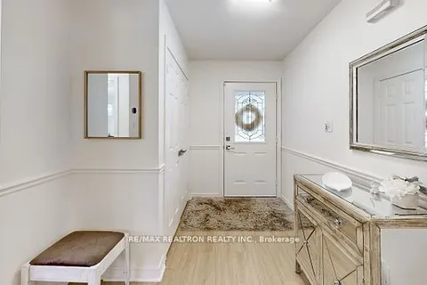 21 Litner Crescent, ON L4P 3V1