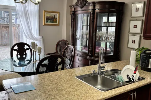 83 Thornlodge Drive, Georgina, ON L4P 0B6