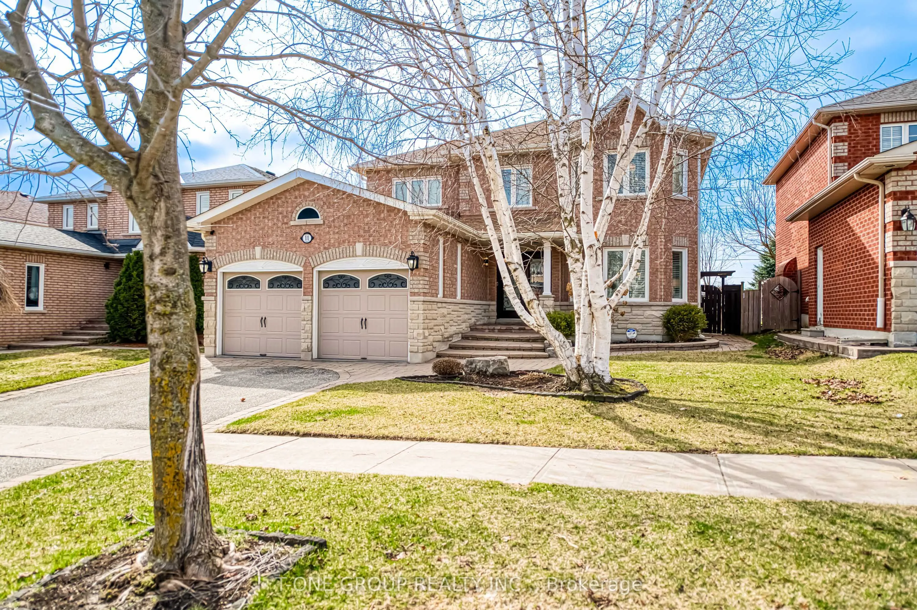 11 Saint Avenue, ON L3Z 3E6