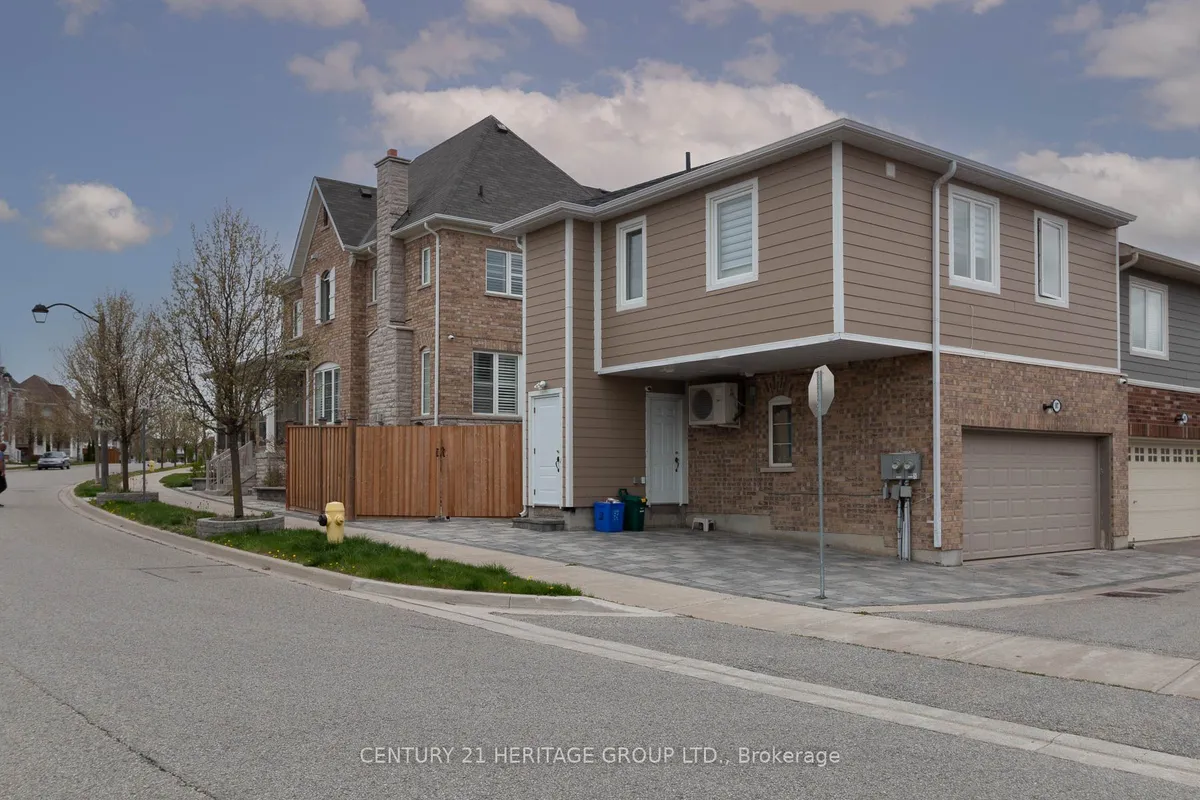 107 Lawrence Pilkington Avenue, ON L5B 0Y6