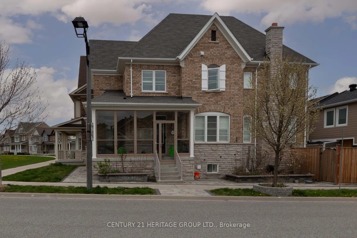 107 Lawrence Pilkington Avenue, ON L5B 0Y6