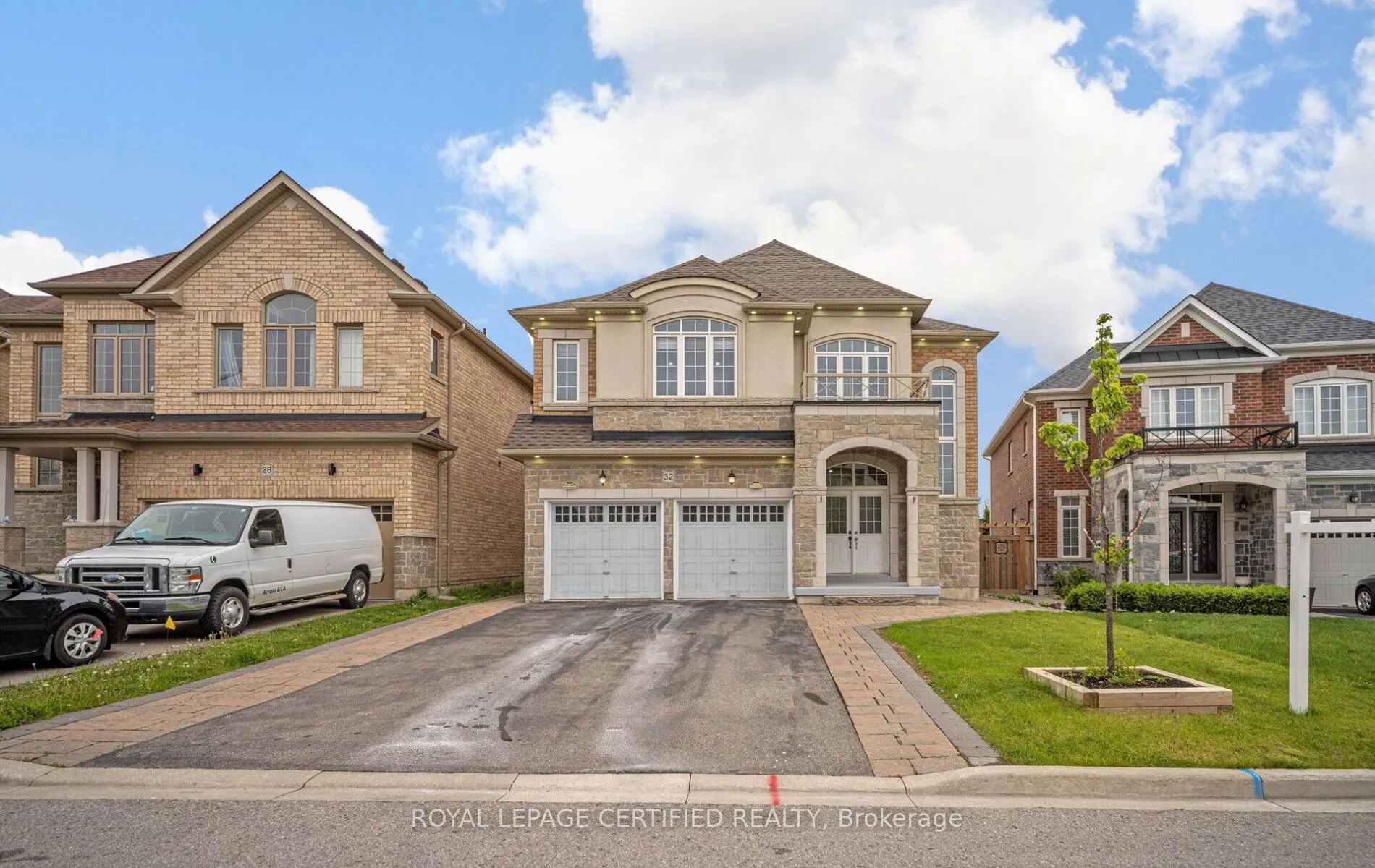 32 Cayton Crescent, ON L3Z 2A6