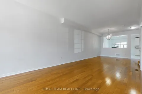 15 Bond Lake Park Street, ON L4E 5C3