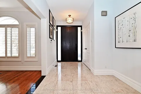 4 Camgreen Court, ON L4C 9V6