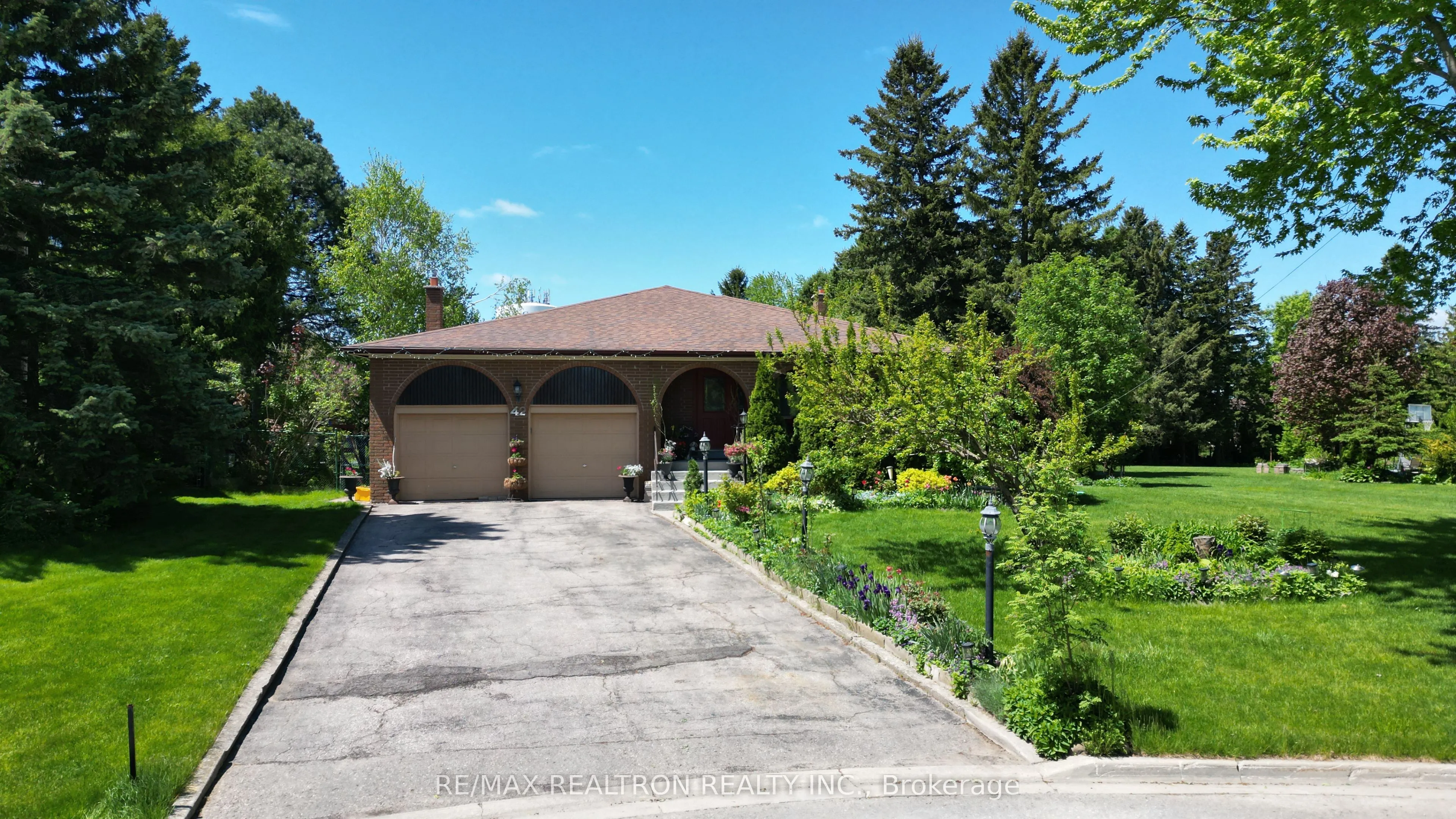 42 Banner Lane, ON L7B 1K2