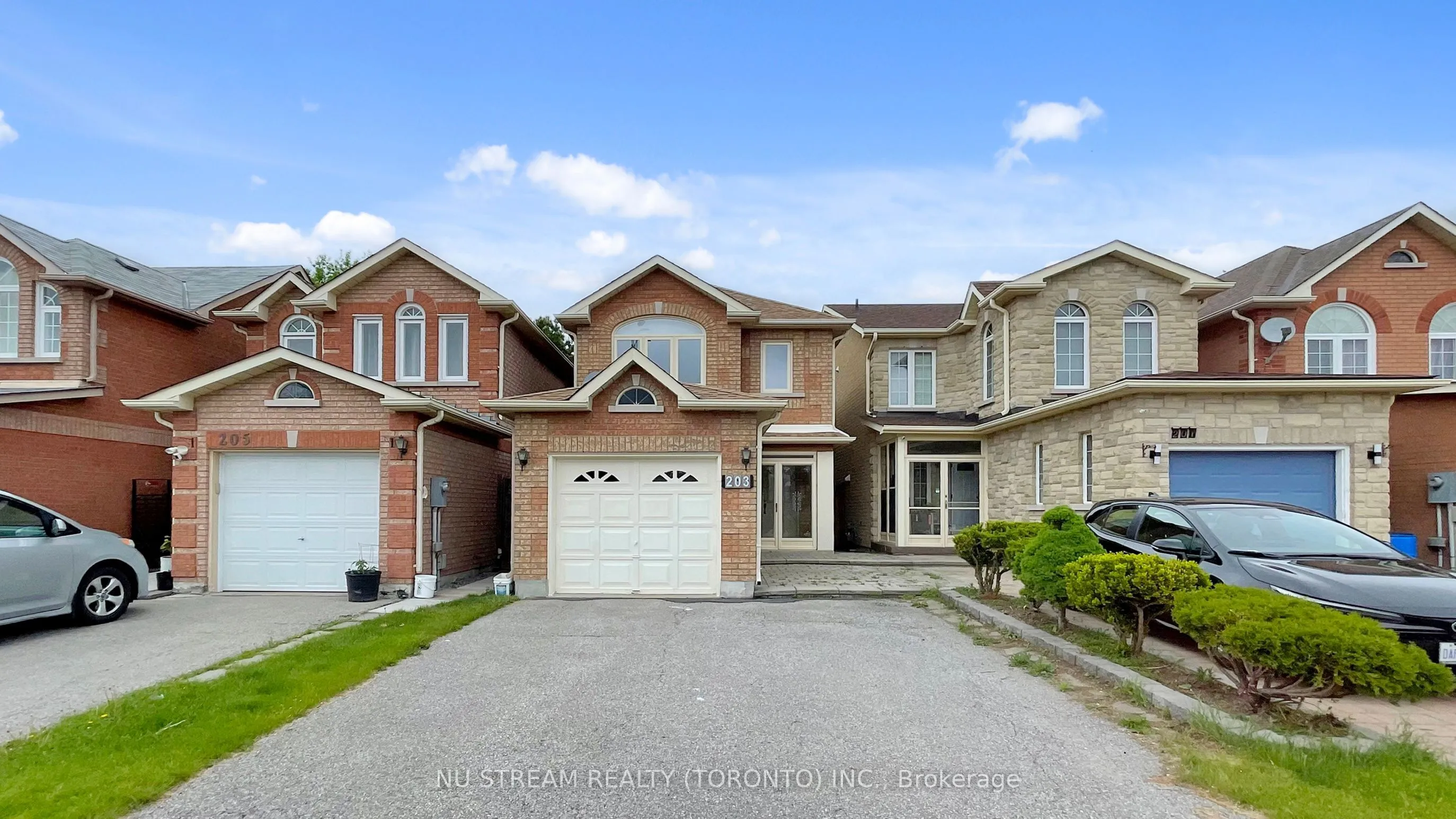 203 Milliken Meadows Drive, ON L3R 0V9