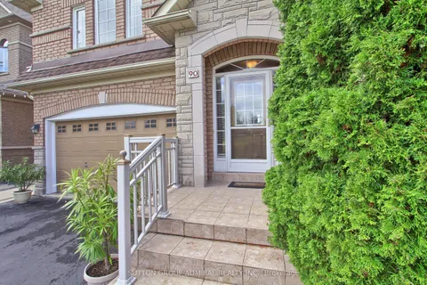 90 Guery Crescent, ON L4L 9P5