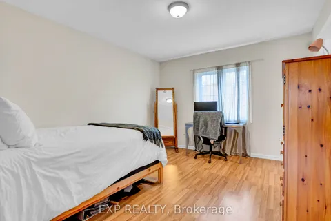 394 The Queensway Street, ON L4P 2C5