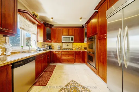 277 Oxford Street, ON L4C 7V8