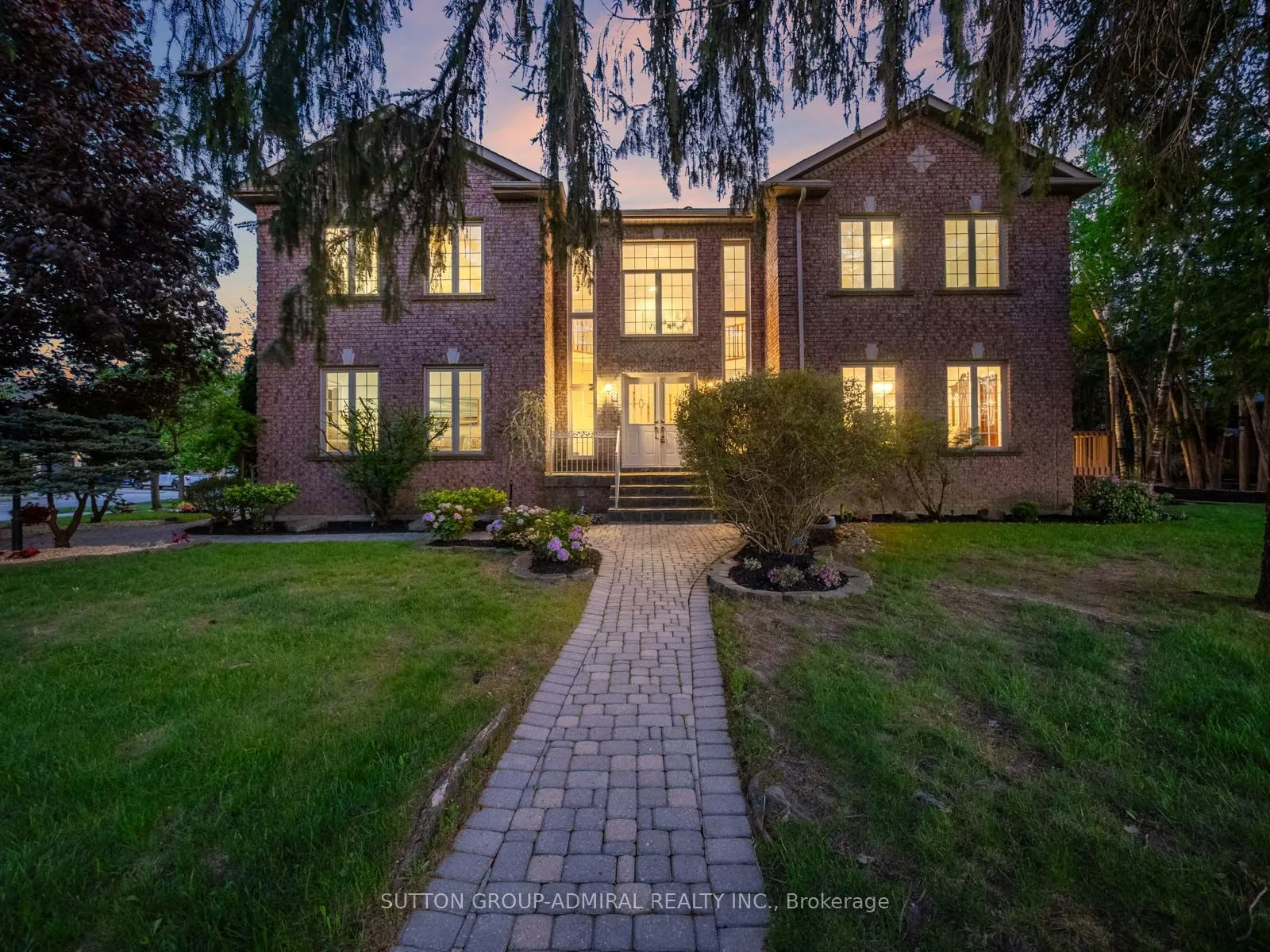 8 Tivoli Avenue, ON L4C 0C6
