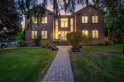 8 Tivoli Avenue, ON L4C 0C6