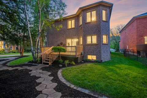 8 Tivoli Avenue, ON L4C 0C6