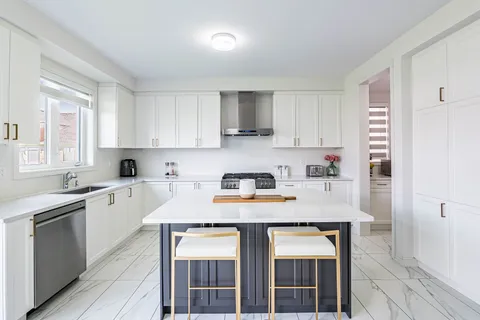62 Sandhill Crescent, ON L0G 1W0