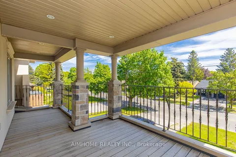 220 Weldrick Road, Richmond Hill, ON L4C 3V3